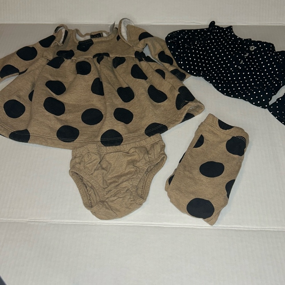 Carter’s Baby Girl set 3M